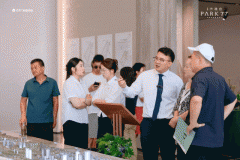 <b>还有一个进深约60cm的奢华收纳</b>